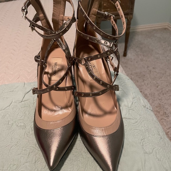 NIB Valentino Heels - Picture 7 of 12